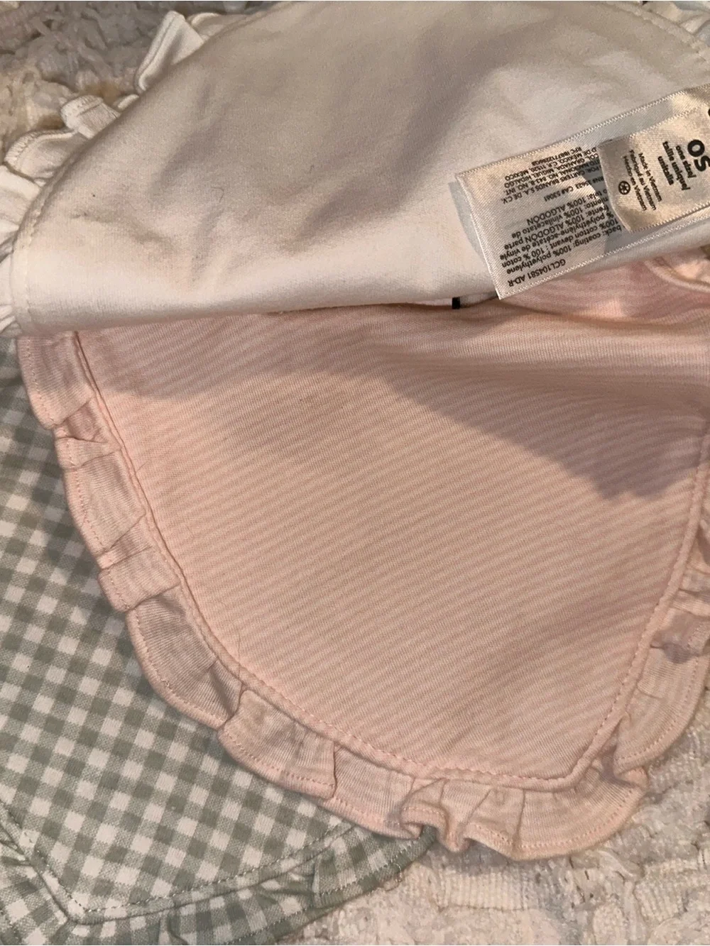Carters set ruffled